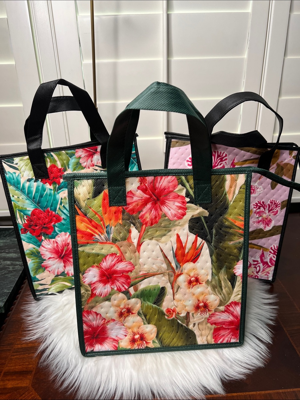 Hawaii Reusable Floral Large Tote Bag NWOT With Zipper Top Pls. PICK ONE
